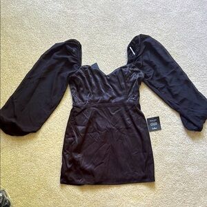 Lulu's Classic Black Dress Puff Sleeve